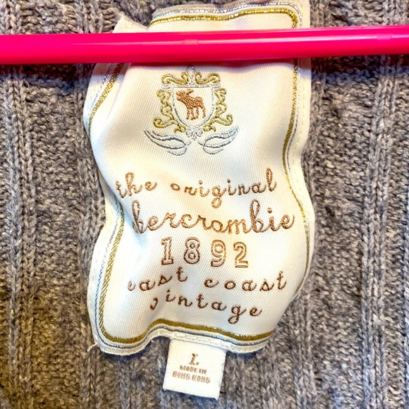 Women’s/Kid’s. Brand: Abercrombie. Size: Large. - Picture 3 of 5